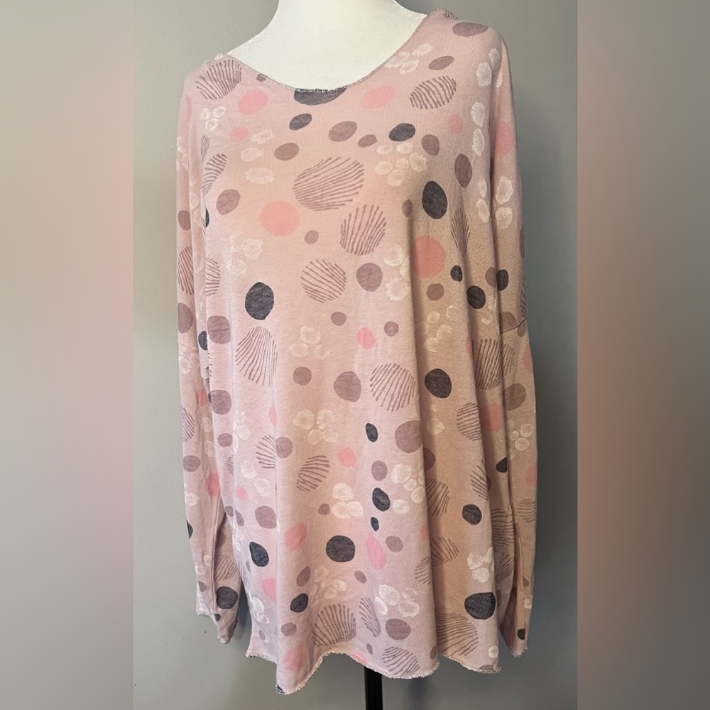 NWOT Beyond Capri Made in Italy V Necked Tunic W/ Silver Around Neck/Sleeve!!